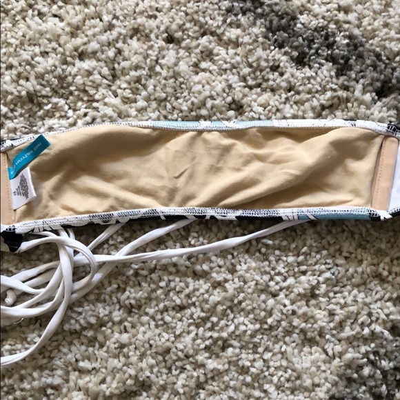 Vintage RARE BCBGMaxAzria SWIM TOP - Picture 4 of 4